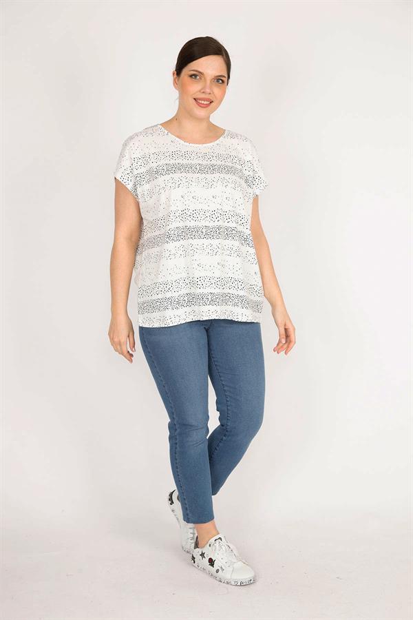 Kadın Bebe Mavisi Büyük Beden Pamuklu Kumaş Düşük Kol Desenli Bluz