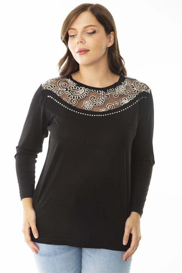 Kadın Büyük Beden Siyah Yakası Tül Nakış Ve Taş Detaylı Uzun Kollu Bluz 65N36860