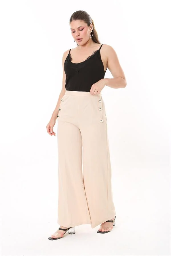 Kadın Büyük Beden Beyaz Süs Metal Düğmeli Cepsiz Pantolon 65N37817