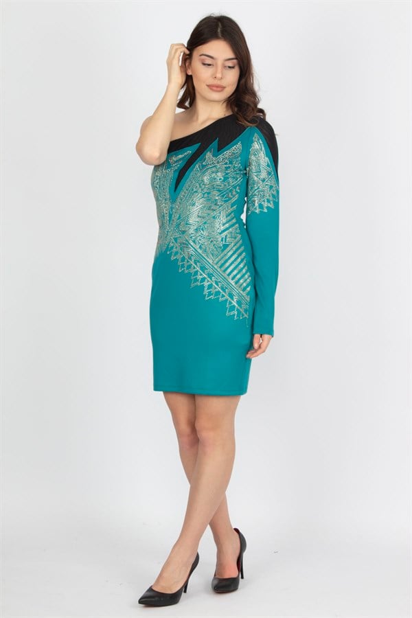 ROBE DE SOIRÉE FEMME EN TULLE VERT ET DÉTAILS PIERRES