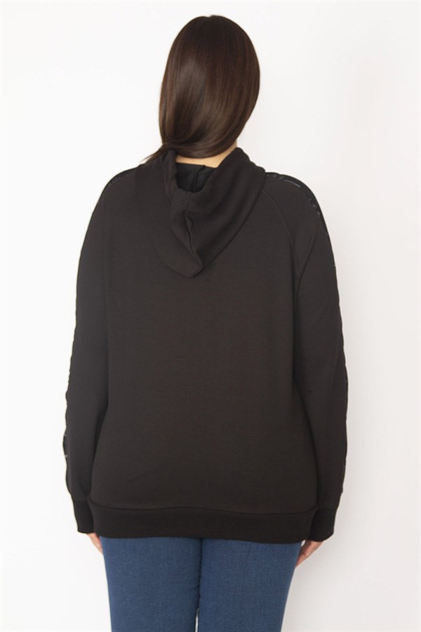 Kadın Siyah Lak Baskı Ve File Detaylı Kapşonlu Kanguru Cepli Sweatshirt 65N28358