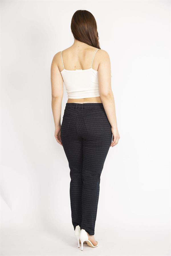 Kadın Siyah Büyük Beden Kazayağı Desenli Likralı Gabardin 5 Cep Pantolon