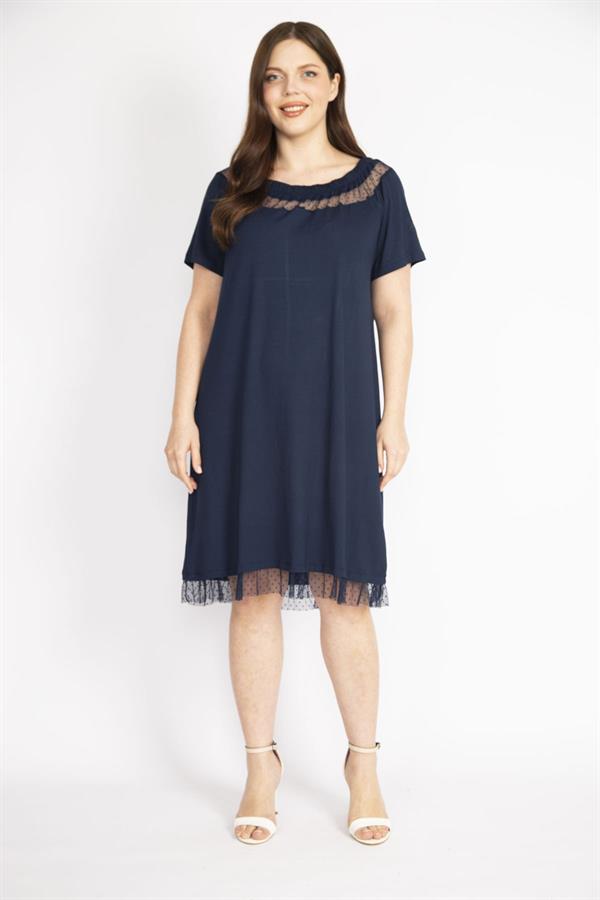 Kadın Lacivert Büyük Beden Yaka Ve Etek Ucu Tül Detaylı Yakası Lastikli Elbise