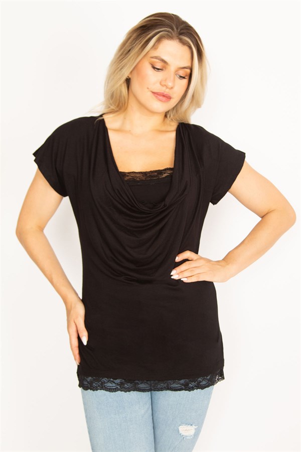 Kadın Pembe Yaka Ve Etek Ucu Dantel Detaylı Düşük Yakalı Bluz 65N34531