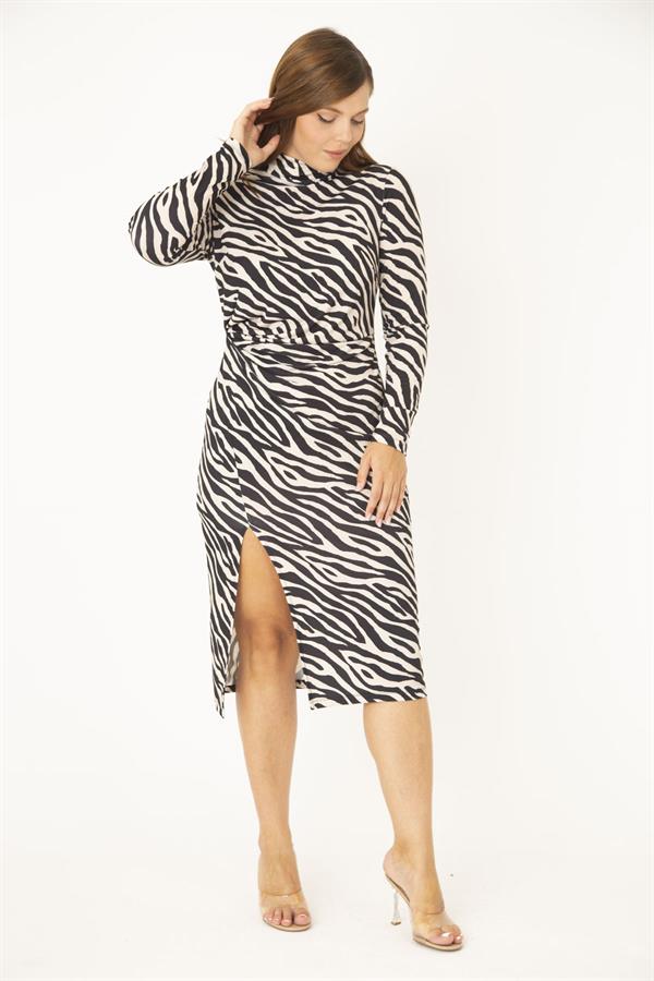 ROBE NOIRE À COL MONTANT POUR FEMME AVEC DÉTAILS ET PETITES FENTES