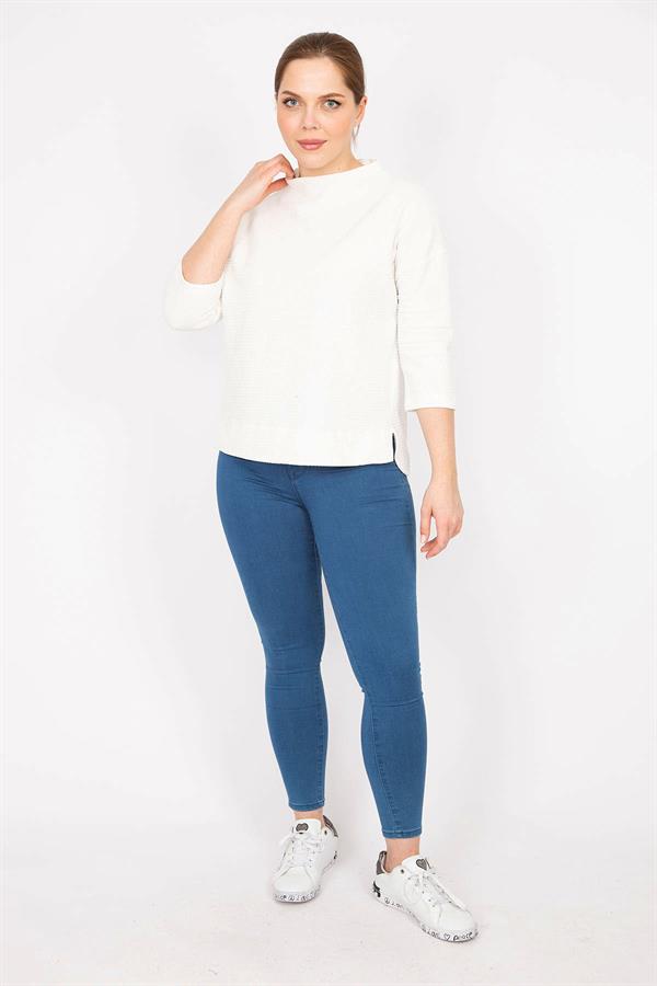 Kadın Kemik Büyük Beden Kapri Kol Kendinden Desenli Yan Yırtmaçlı Bluz