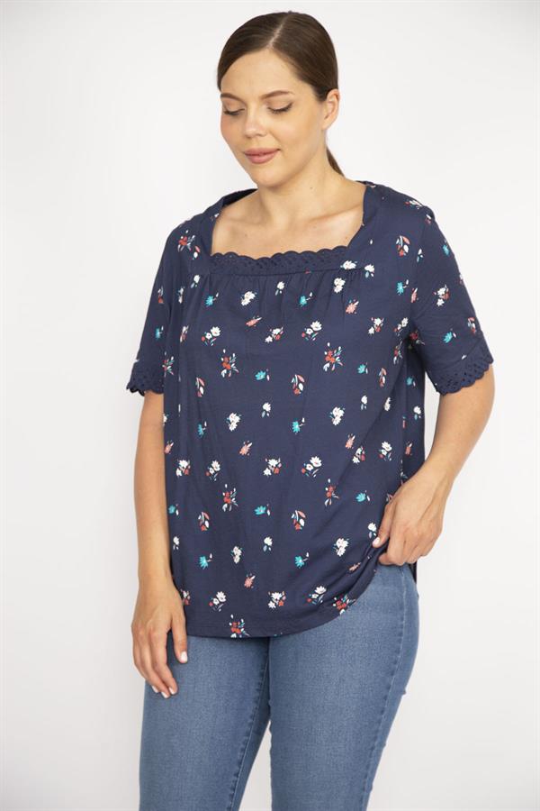 Kadın Lacivert Büyük Beden Pamuk Kumaş Yaka Ve Kolları Dantel Detaylı Bluz