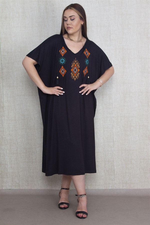Kadın Siyah Nakış Detaylı Rahat Kesim Elbise 65N22609