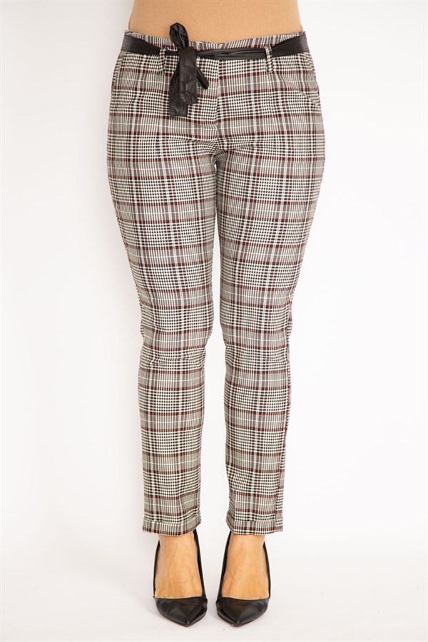 Kadın Bordo Ekose Desenli Gizli Kemer Ön Fermuarlı Yan Cepli Suni Deri Kuşak Detaylı Klasik Pantolon