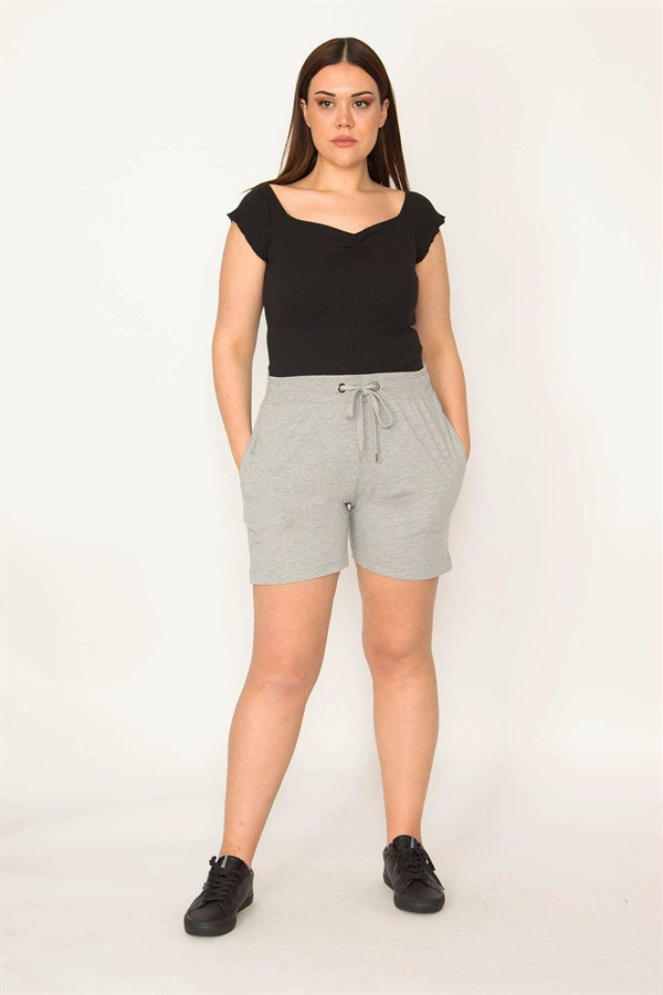 Kadın Gri Pamuklu Kumaş Kuşgözü Detaylı Bel Lastikli Cepli Şort 65N32350