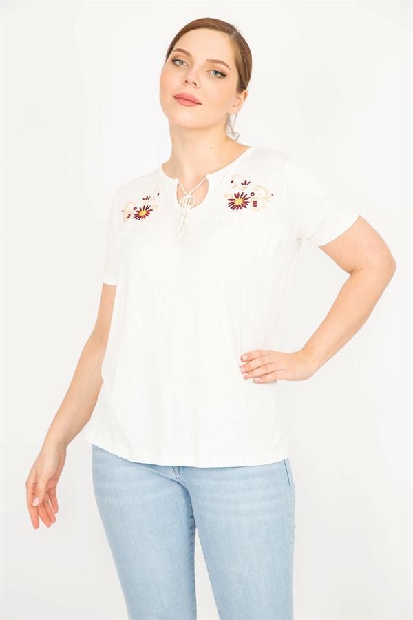 Kadın Kemik Büyük Beden Nakış Ve Bağcık Detaylı Bluz