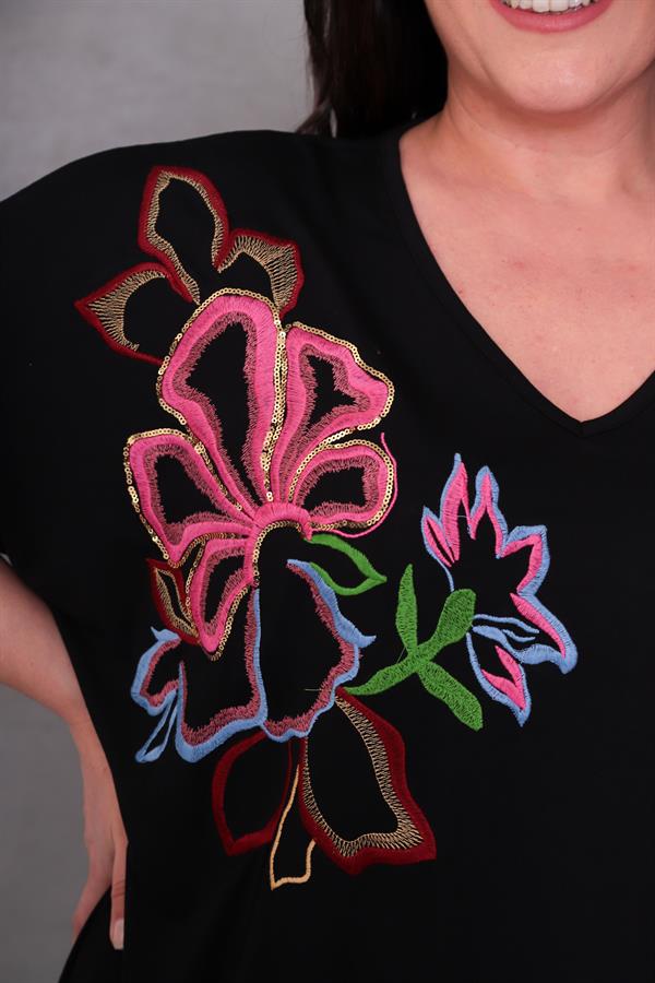 Kadın Büyük Beden Siyah, Omuz Çiçek Nakışlı, Rahat Kesim V Yaka Elbise 65N39078