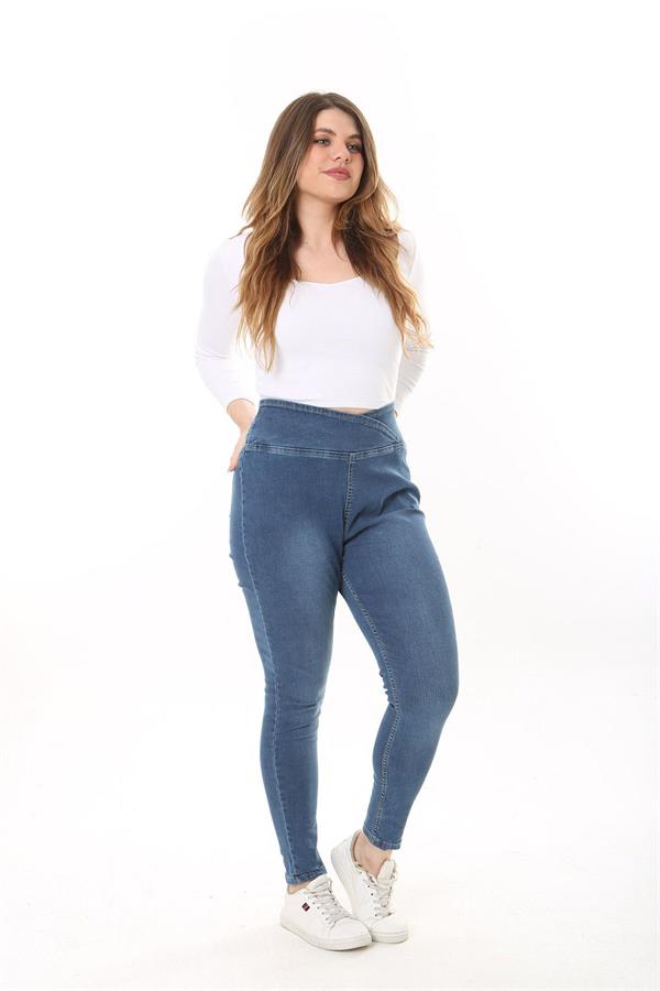 Kadın Büyük Beden Lacivert Kemer Detaylı Beli Yan Fermuarlı Arka Cepli Kot Pantolon 65N37645