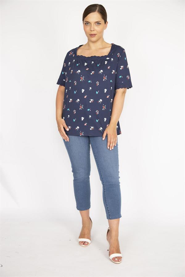 Kadın Lacivert Büyük Beden Pamuk Kumaş Yaka Ve Kolları Dantel Detaylı Bluz