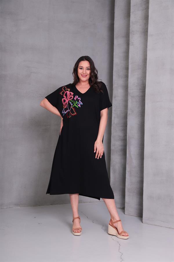 Kadın Büyük Beden Siyah, Omuz Çiçek Nakışlı, Rahat Kesim V Yaka Elbise 65N39078