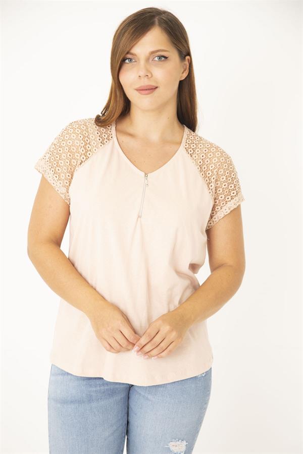 Kadın Büyük Beden Pudra Pamuk Kumaş Ön Pat Fermuarlı Dantel Detaylı Bluz 65N36940