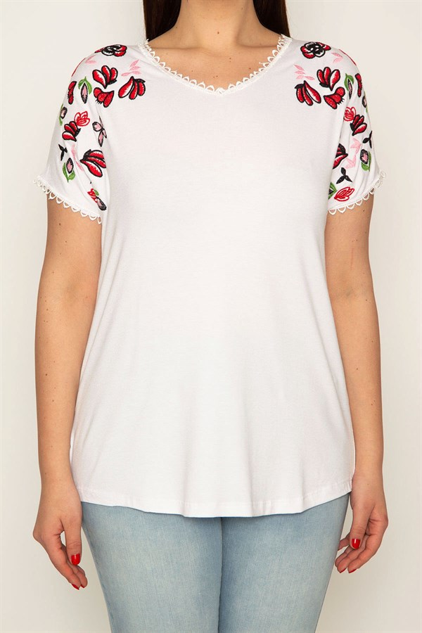 KADIN KEMİK YAKA VE KOL AĞZI KOPENAKİ DANTELLİ OMUZLARI NAKIŞLI BLUZ