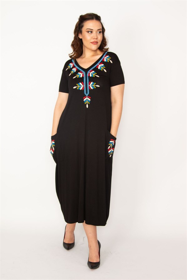 Kadın Siyah Nakış Detaylı V Yaka Viskon Elbise 65N33179
