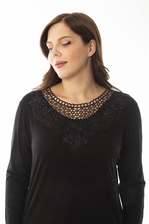 Kadın Büyük Beden Siyah Yakası Dantel Detaylı Uzun Kollu Bluz 65N36866