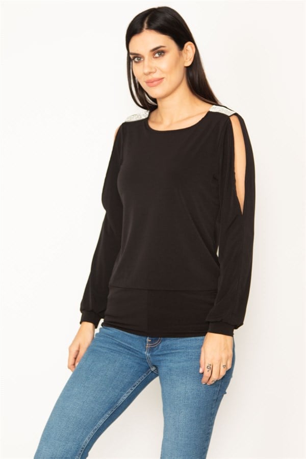 BLOUSE AVEC MANCHES ET ÉPAULES DÉTAILLÉES DE PIERRES