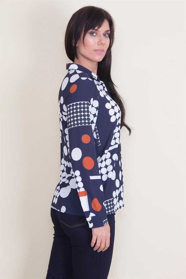 Chemise à motifs boutonnée sur le devant