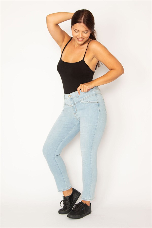 Kadın Mavi Ön Kup Detaylı Yan Kemeri Lastikli Likralı Kot Pantolon 65N34332