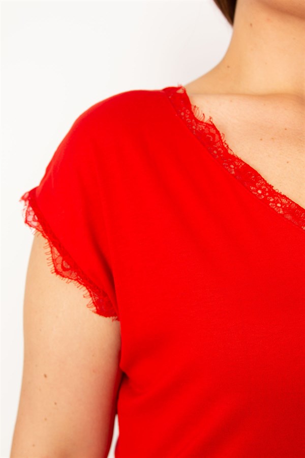 Kadın Kırmızı Dantel Detaylı Bluz 65N33426