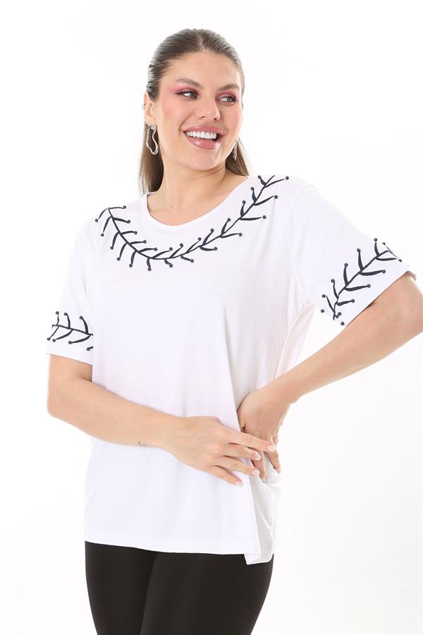 Kadın Büyük Beden Beyaz İnci Ve Nakış Detaylı Kısa Kollu Bluz 65N37677