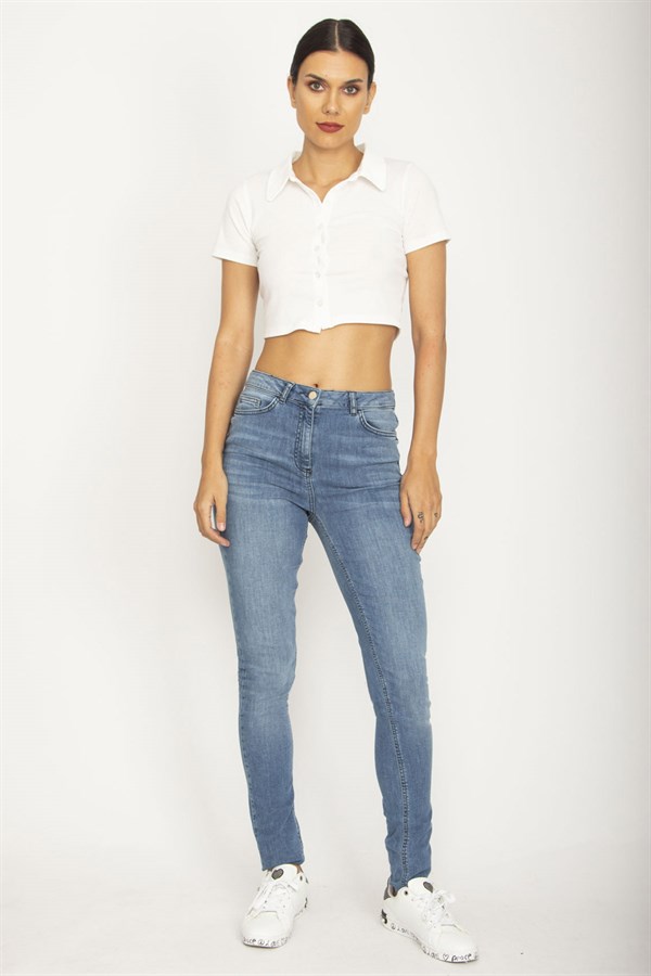 PANTALON EN JEAN 5 POCHES BLEU DÉLAVÉ POUR FEMME