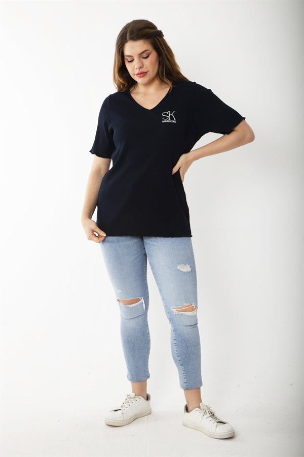 Kadın Büyük Beden Lacivert Kaşkorse Kumaş Göğsü Nakışlı Likralı Bluz 65N37235