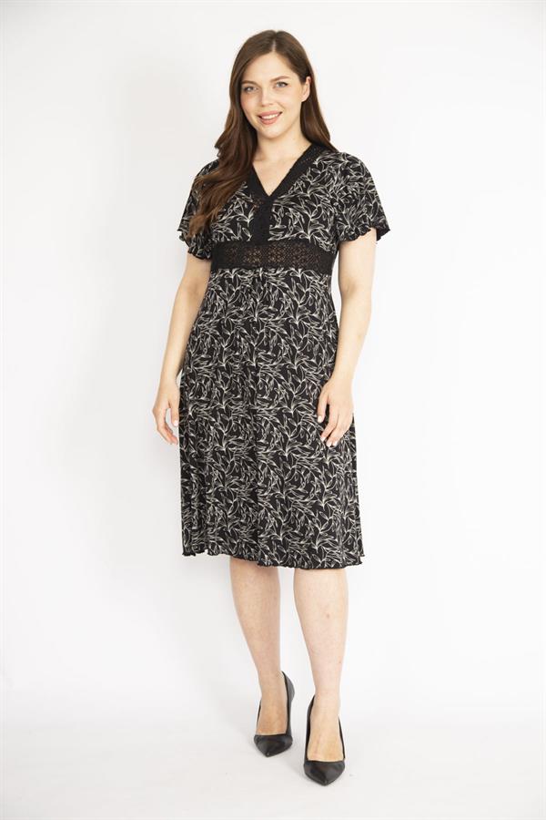 Kadın Siyah Büyük Beden Yaka Ve Beli Geniş Kopenaki Dantelli Evaze Elbise