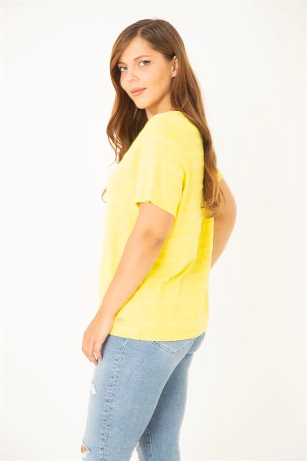 Kadın Büyük Beden Kemik Bisiklet Yakalı Kendinden Desenli Bluz 65N36933