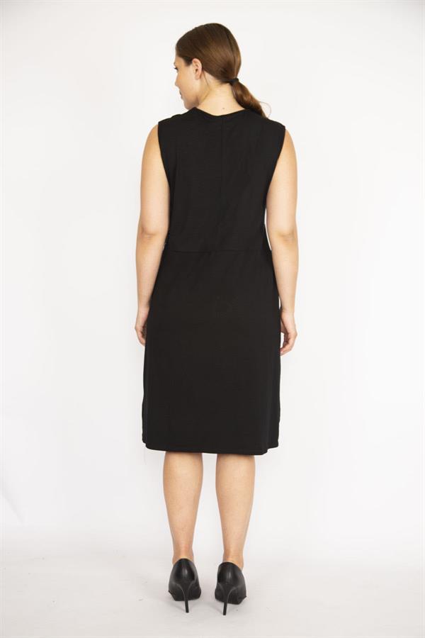 Kadın Büyük Beden Siyah Bel Kısmı Sim Detaylı Elbise