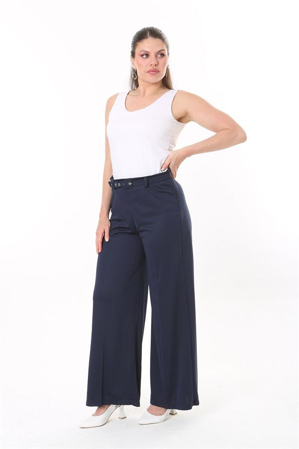 Kadın Büyük Beden Beyaz Kemer Aksesuarlı Geniş Paçalı Cepsiz Pantolon 65N37818