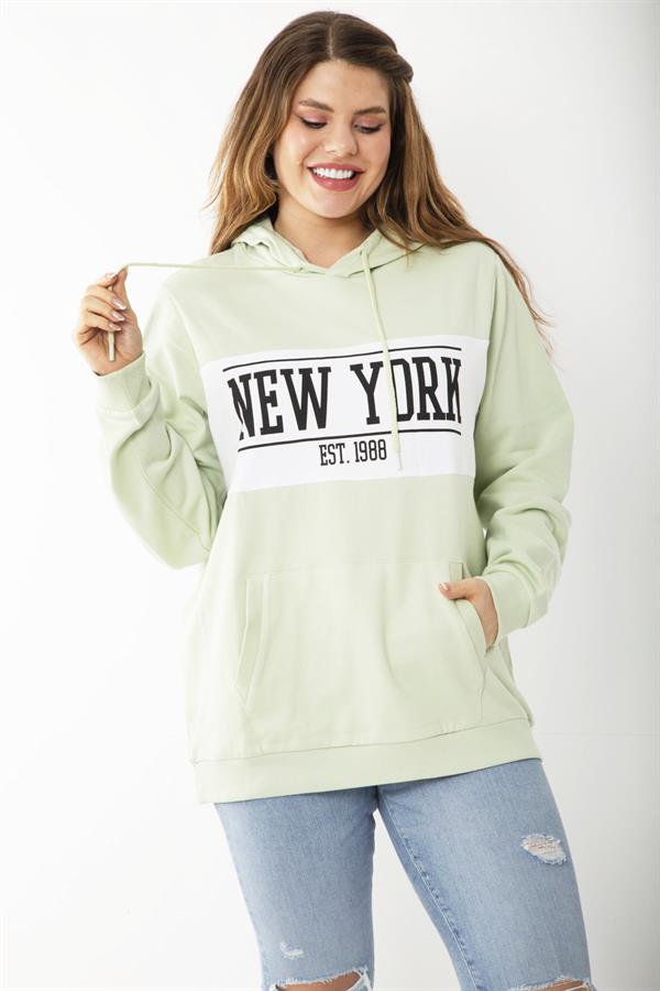 Kadın Büyük Beden Yeşil İçi Şardonlu Baskı Ve Kapşon Detaylı Kanguru Cepli Sweatshirt 65N37209