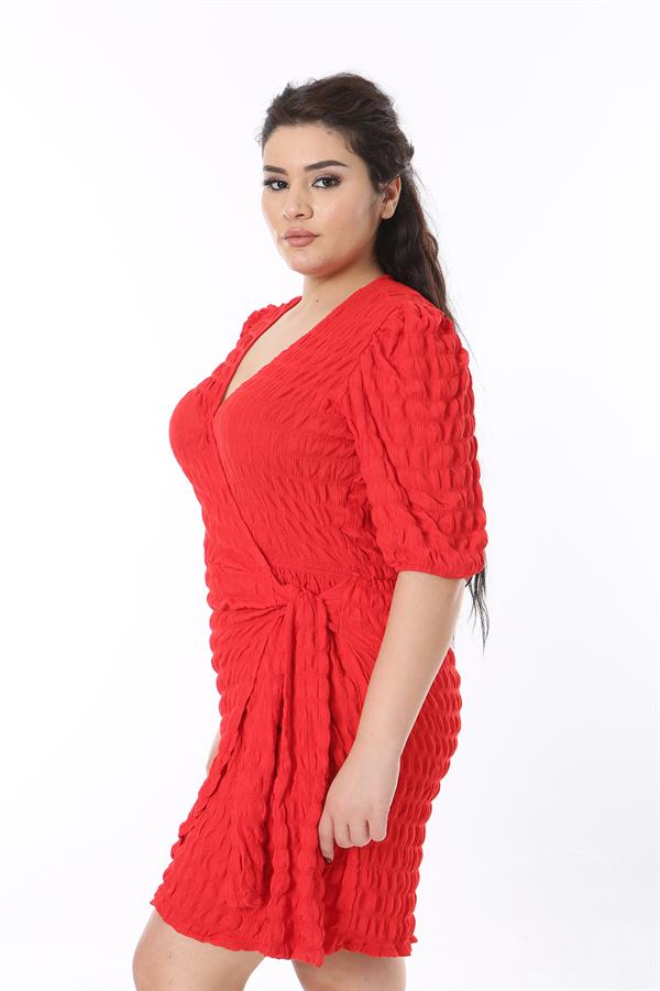 Kadın Büyük Beden Kırmızı Gofre Kumaş Kuşaklı Anvelop Elbise 65N38780