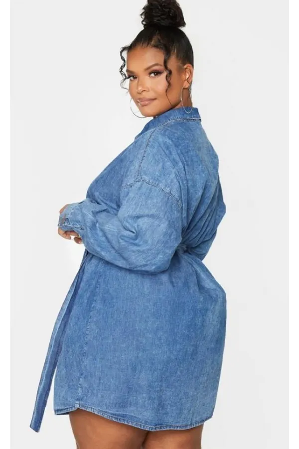 Kadın Büyük Beden Mavi , Yıkamalı Denim, Kuşak Detaylı Kot Elbise 65N38790