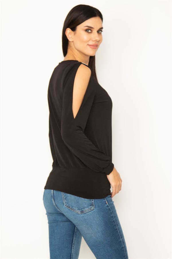 BLOUSE AVEC MANCHES ET ÉPAULES DÉTAILLÉES DE PIERRES