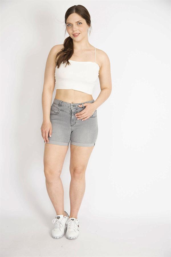 Kadın Gri Büyük Beden Duble Paça Likralı Kot Şort