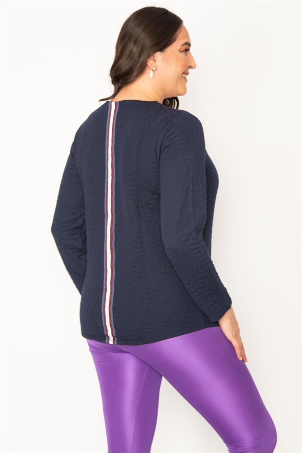 KADIN LACİVERT V YAKALI ARKA ŞERİT DETAYLI KENDİNDEN DESENLİ TUNİK