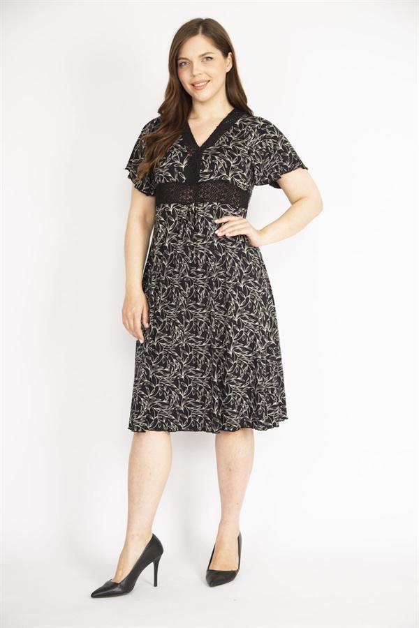 Kadın Siyah Büyük Beden Yaka Ve Beli Geniş Kopenaki Dantelli Evaze Elbise