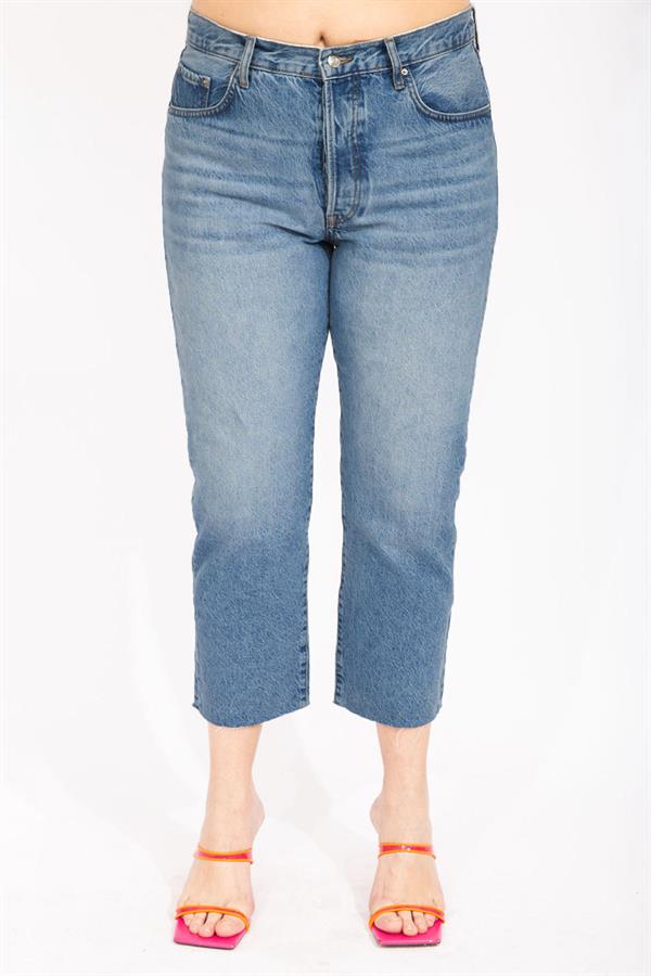 Kadın Mavi Büyük Beden Yıkama Efektli Paçası Pis Dikişli Bilek Boy 5 Cep Kot Pantolon