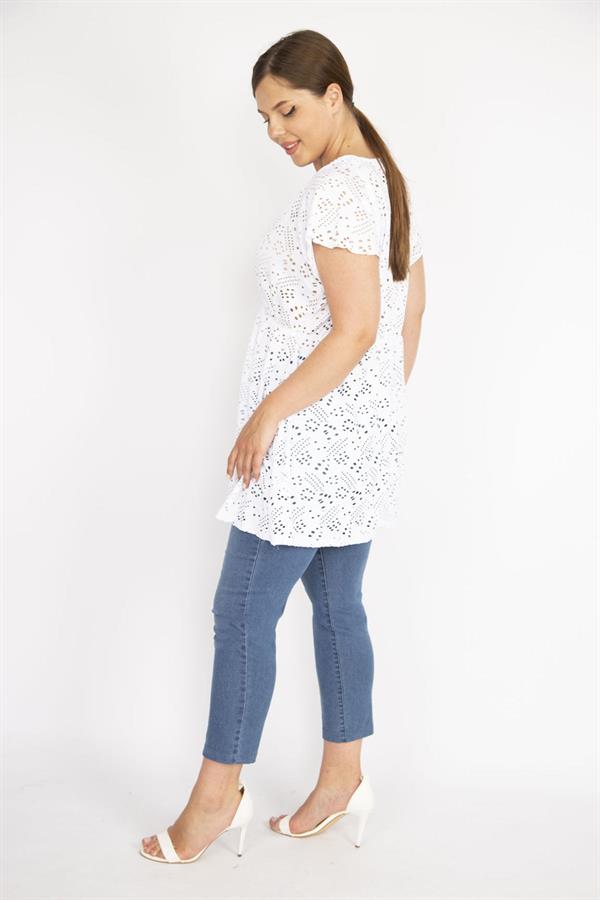 Kadın Beyaz Büyük Beden Delikiş Kumaş Anvelop Yakalı Bluz
