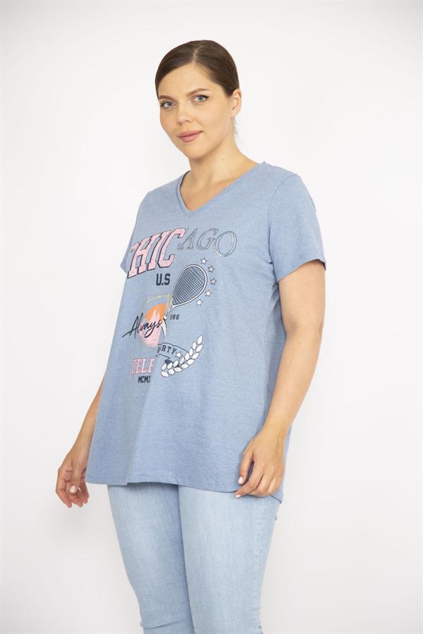 Kadın Büyük Beden Bebe Mavisi V Yakalı Sim Ve Baskı Detaylı Kısa Kollu Bluz