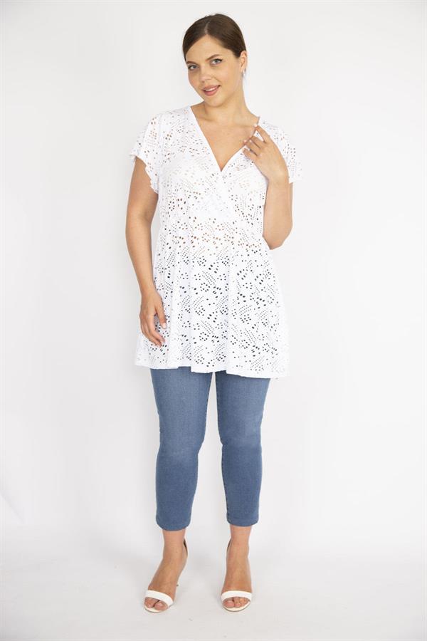 Kadın Beyaz Büyük Beden Delikiş Kumaş Anvelop Yakalı Bluz