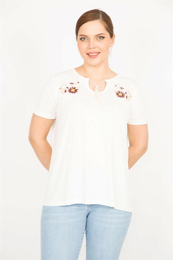 Kadın Kemik Büyük Beden Nakış Ve Bağcık Detaylı Bluz