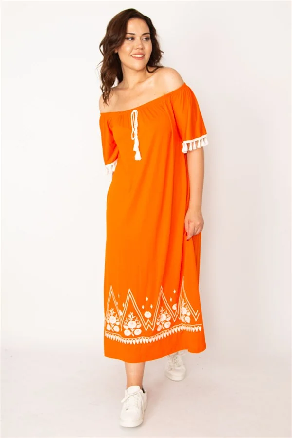 Kadın Kırmızı Karmen Yaka Nakış Ve Püskül Detaylı Uzun Elbise 65N33437