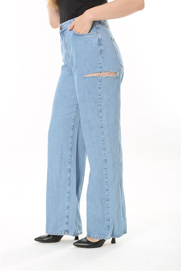 Kadın Büyük Beden Mavi Yırtık Detaylı Yüksek Bel Kot Pantolon 65N38076