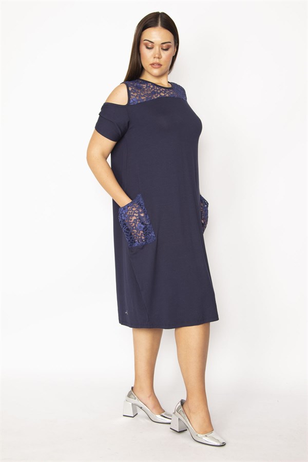 Kadın Lacivert Cep Ve Ön Arka Robası Dantel Omuz Dekolteli Elbise 65N29528