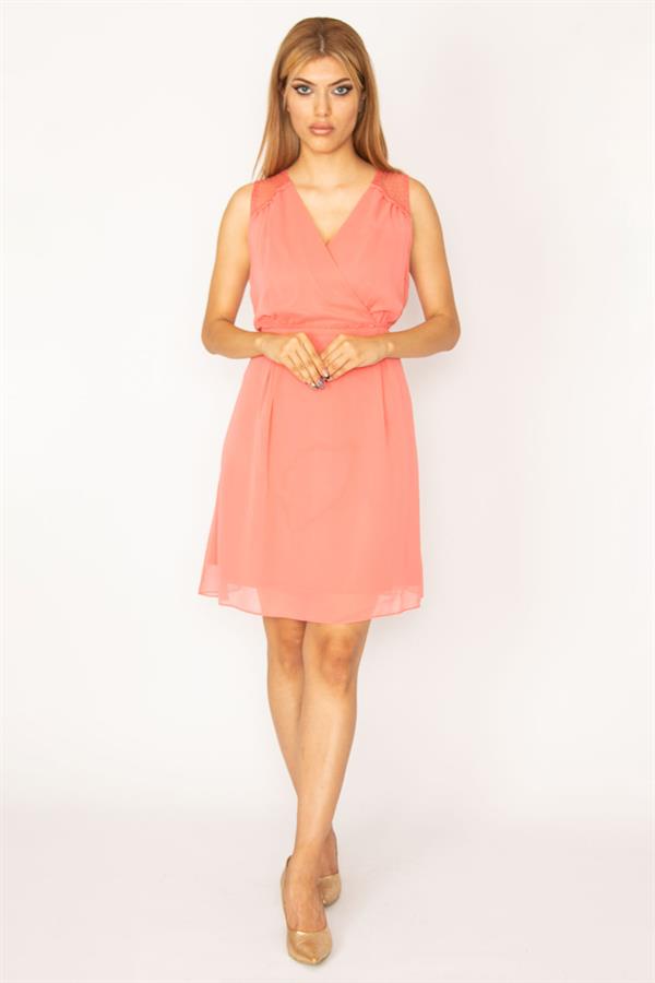 KADIN NAR DANTEL VE SIRT DETAYLI ANVELOP YAKALI ASTARLI ŞİFON ELBİSE 85N7343